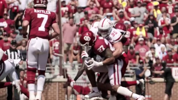 Ben Stille tackle vs Oklahoma 2021